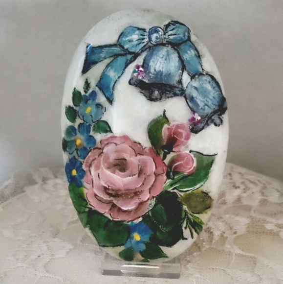 Handmade Roses Buds and Bells on Natural Rock, Hand painted Rock with Pink Roses - Picture 1 of 7
